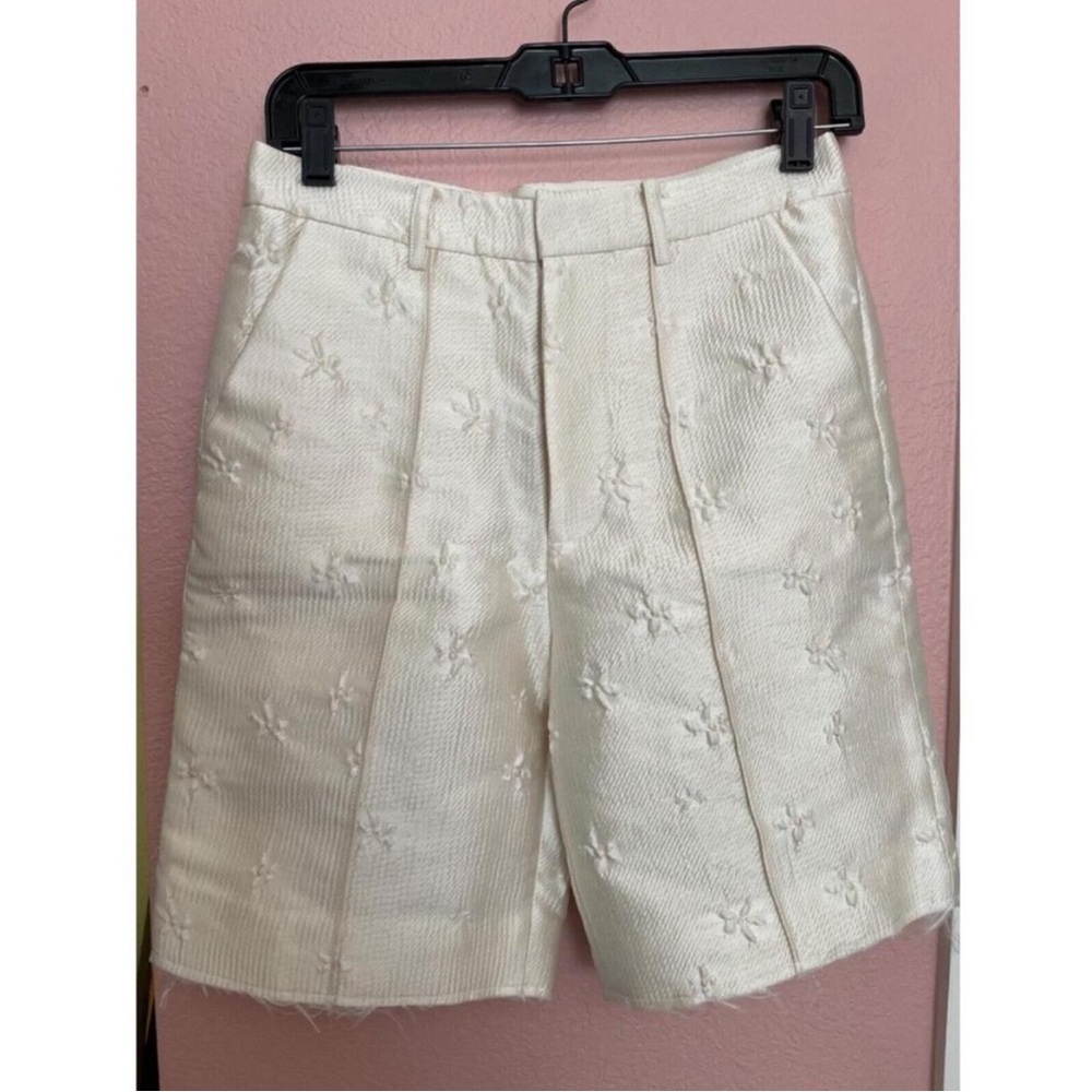NEW SHUSHU/TONG White Floral Embroidered Bermuda Shorts